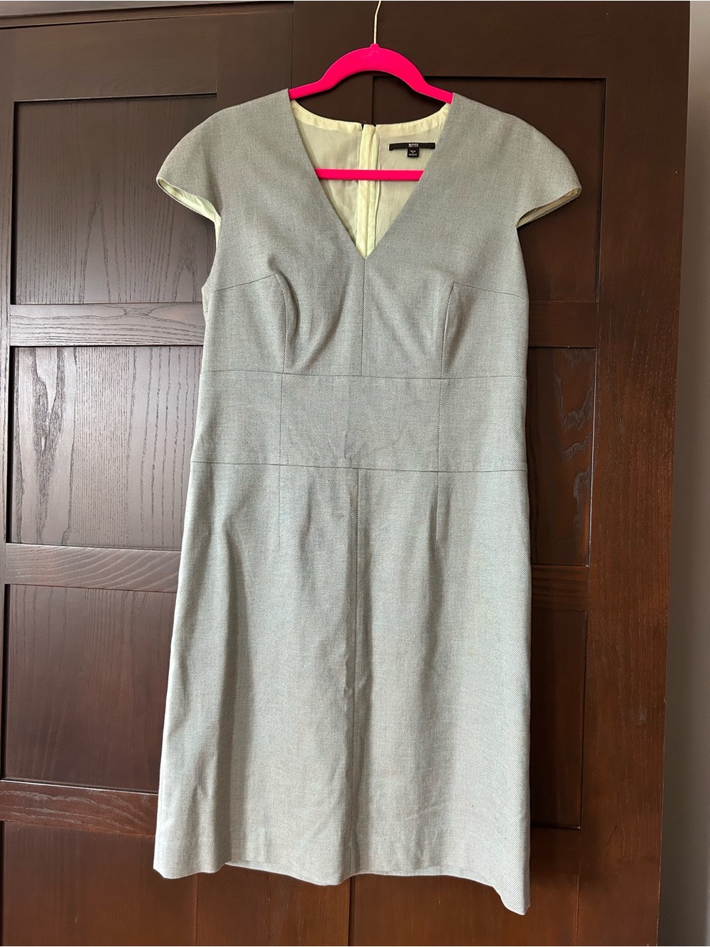 Boss by Hugo Boss Light green w/rose undertone Sheath Dress, size 10, NWOT